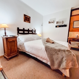 bed005